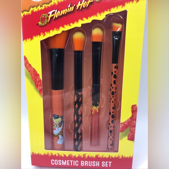 Flamin Hot Cheetos Makeup Brush Set Chip Lovers Must Collectors NWIB - Picture 2 of 5